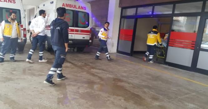 Universitetdə kütləvi zəhərlənmə – 82 tələbə xəstəxanaya çatdırıldı