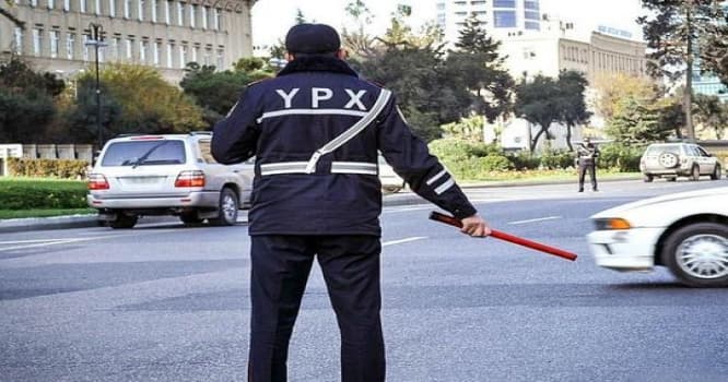 Radardan yayınmaq üçün yol polisini belə çaşdırdı - VİDEO