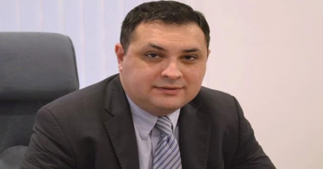 Azərbaycanda nazirliyin rəhbər şəxslərindən biri istefa verdi