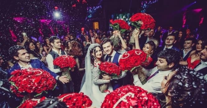 Toyuna 400 min dollar pul xərclənən məmur qızı danışdı: "Əcəb etmişik" -