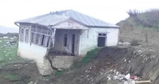 Şamaxıda torpaq sürüşməsi: iki ailə evini tərk etdi