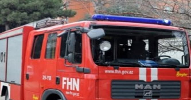 Bakıda yaşayış binası yandı: üç polis tüstüdən zəhərləndi