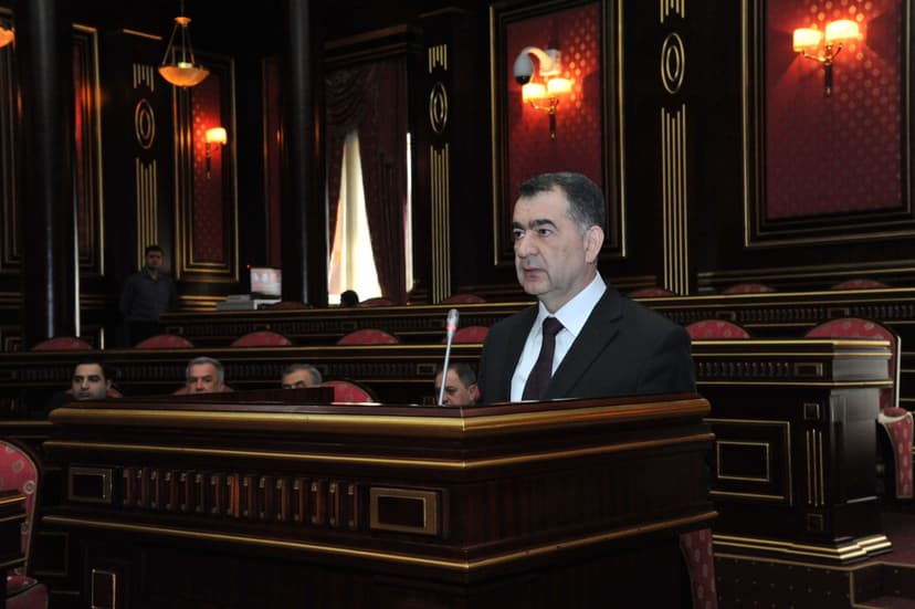 Əziz Seyidov and içərək vəzifəsinin icrasına başladı