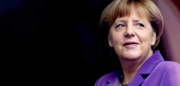 Merkel: "Türkiyə vətəndaşlarına ikili vətəndaşlıq pasportu verəcəyik"