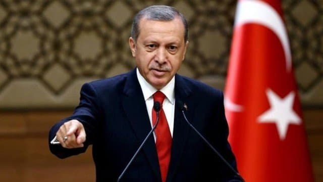 Ərdoğan onu təhqir edən şairi yenə məhkəməyə verdi