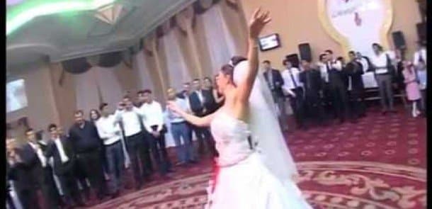 Azərbaycanda toyda baş verən bu hadisə dünya mediasının gündəmində - VİDEO