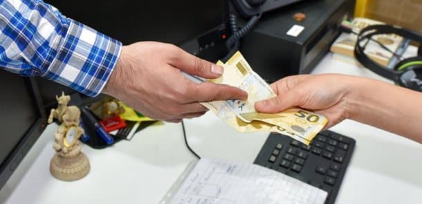 Deputat: "Ünvanlı sosial yardım ləğv olunacaq"