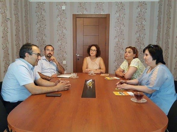 Daha bir Bakı ermənisi Azərbaycana qayıtdı (FOTO)