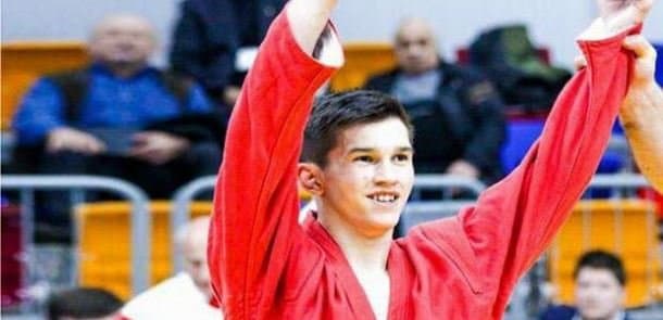 İntihar edən dünya çempionunun məşqçisi: "Atası içki aludəçisidir"