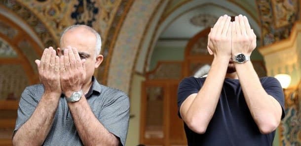 Bakıda ilginc hadisə: Əli qılınclı, kəfənli şəxs Təzə Pirə girdi...