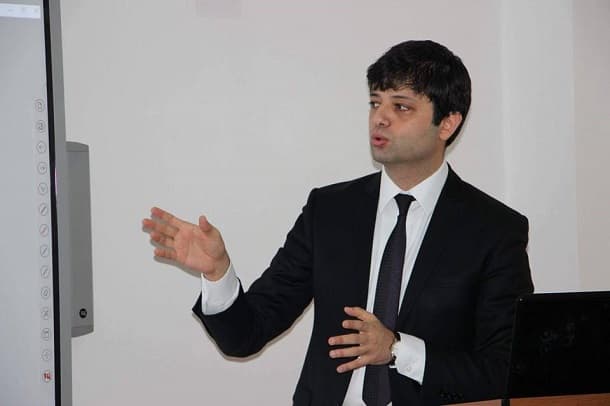 Vüqar Zifəroğlu: "Jurnalistika fakültəsi ekstremal jurnalistlər yetişdirəcək" (MÜSAHİBƏ)