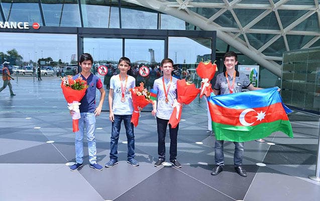 Azərbaycanlı məktəbli dünya olimpiadasında qızıl medal qazandı (FOTOLAR)