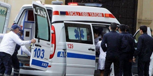 Bakıda restoranda qadın həkimləri vəhşicəsinə döydülər (FOTO)