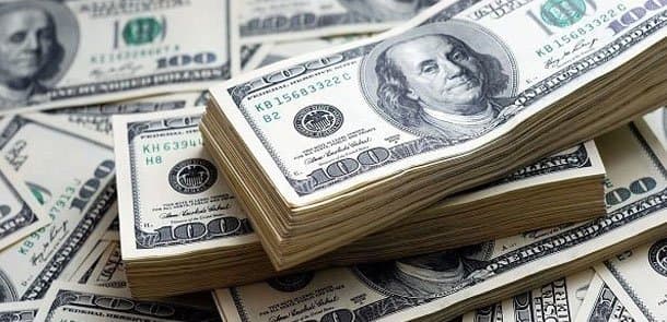 Dollar hərracda ucuzlaşdı