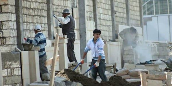 Fəhlələr Təhsil Nazirliyindən pulunu ala bilmir