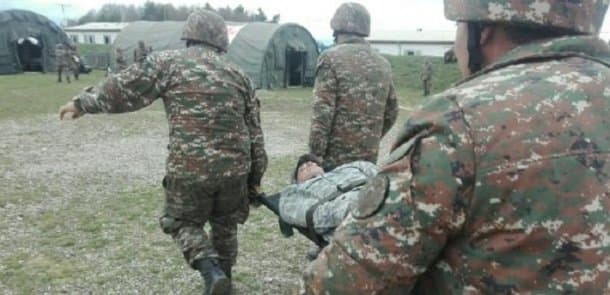 Erməni hərbçi minaya düşdü
