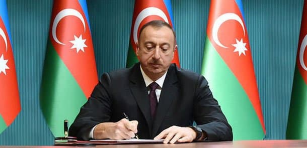 Prezident Firudin Hacıyevi təltif etdi