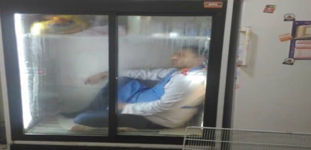 Bakıda supermarket rəhbərliyi oğrunu döyüb ət soyuducusuna saldı