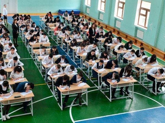 D&ouml;vlət qulluğunda işləyənlər 5 ildən bir imtahan verəcək