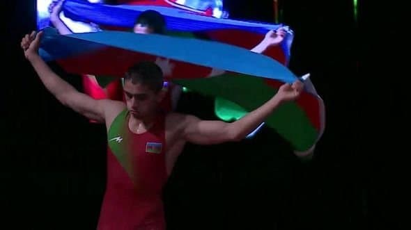 Güləşçimiz erməniyə qalib gələrək dünya çempionu oldu (FOTO)