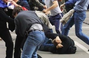 Bakıda kütləvi dava: bıçaqlananlar var