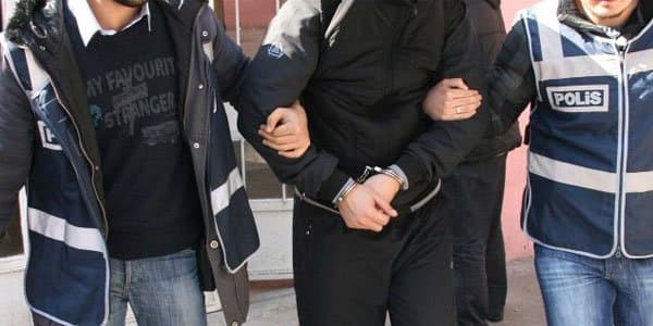 FETÖ-çülər məhkəmə qarşısına eyni libasda çıxacaq