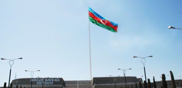Dövlət Bayraq Meydanındakı bayraq dirəyi götürülür? (RƏSMİ)