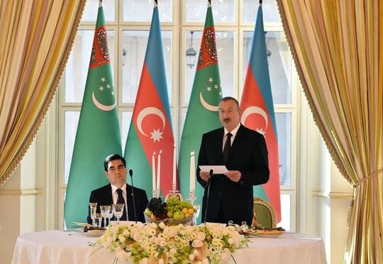 Qurbanqulu Berdiməhəmmədovun şərəfinə rəsmi ziyafət verilib (FOTO)