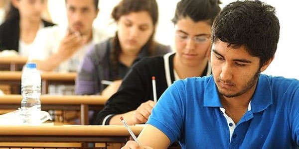 Avropa &ouml;lkəsindən 40 azərbaycanlı tələbəyə ağır zərbə