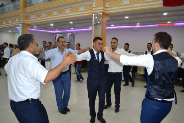 23 il matəm saxlayan kənddə ilk toy (FOTOLAR)