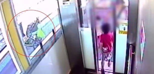 Bir uşağını liftdə unutdu, digəri relslərin üstünə düşdü