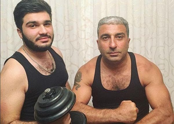 Məşhur aktyorun oğlu ilə şəkli yayıldı (FOTO)