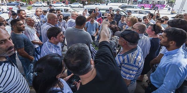 Bakıda qarşıdurma: sakinlər niyə küçələrə çıxdı (VİDEO, FOTO)