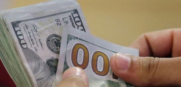 Mərkəzi Bankda dollar hərracı ke&ccedil;irildi