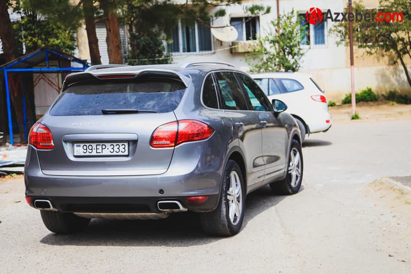 Pərvin Abıyevanın 100 minlik "Porche"si (FOTOLAR)