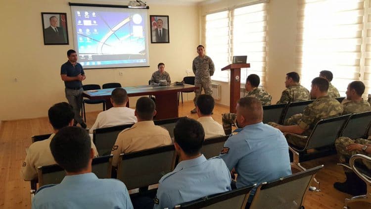 Azərbaycan və ABŞ hərbi tibb m&uuml;təxəssisləri g&ouml;r&uuml;şd&uuml; (FOTO)