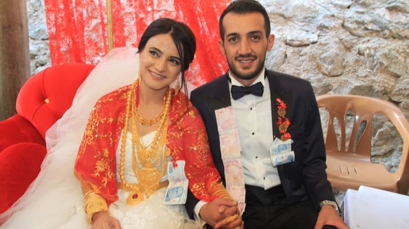 İlin toyu baş tutdu: müxalifətlə iqtidar bir arada əyləndi (FOTOLAR)