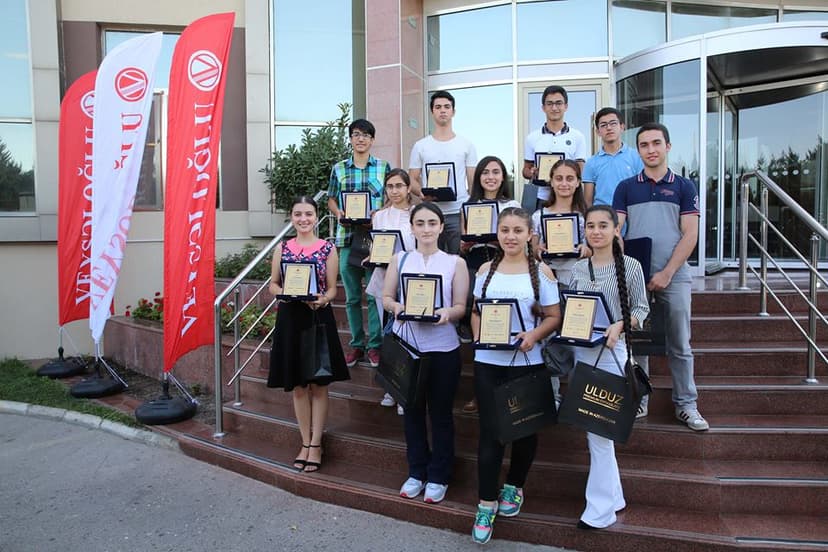 700 bal toplamış tələbələr Veysəloğlu Şirkətlər Qrupunda (FOTOLAR)