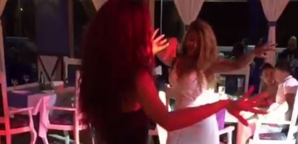 Xanım teleaparıcılarımız "Şuşanın dağları" mahnısı ilə ermənilərə "od qoydular" (VİDEO)