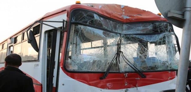 Bakıda iki avtobus toqquşdu: 11 yaralı var