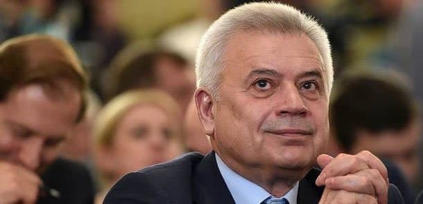Azərbaycanlı milyarder 700 milyon dollar itirdi