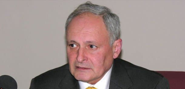 Nazir baş həkimi işdən çıxartdı