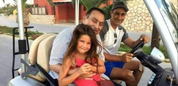Hüsnü Mübarəkin 6 illik həbsdən sonra ilk görüntüsü
