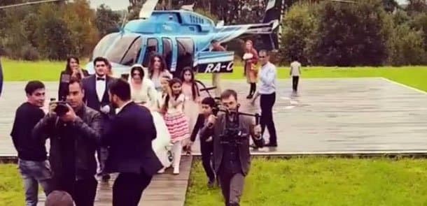 Azərbaycanlı bəylə gəlin toya helikopterlə gəldi (VİDEO)