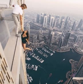 "Like" yiğmaq üçün həyatını təhlükəyə atanlar (FOTOLAR)