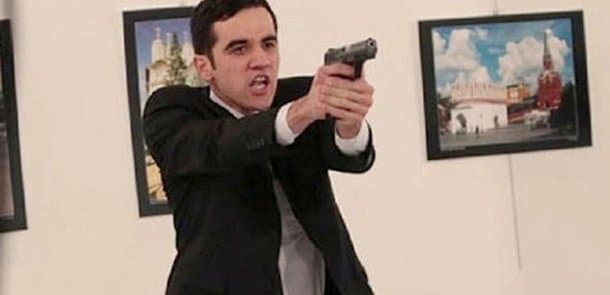 Türkiyədə rus səfiri öldürənin gizli mesajları ortaya çıxdı