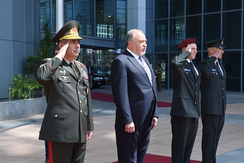 Azərbaycan və İsrail müdafiə nazirləri görüşdü (FOTO)