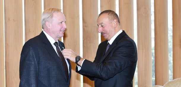 Prezident Robert Dadli ilə bağlı sərəncam imzaladı