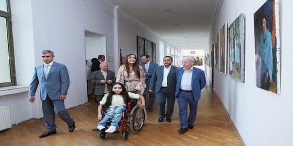 Leyla Əliyeva Dövlət Rəssamlıq Akademiyasında (FOTOLAR)