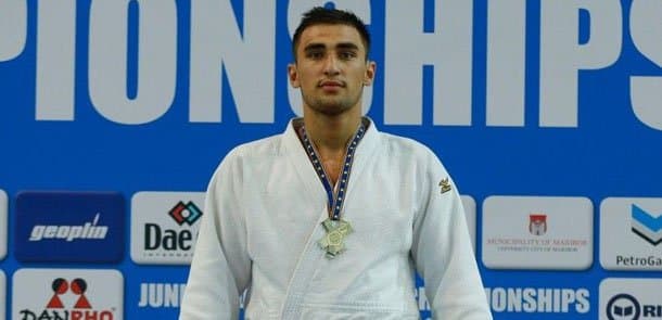 İdmançımız erməni rəqibini udub qızıl medal qazandı